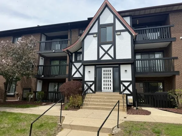 13620 Lamon Ave APT 421, Crestwood, IL 60418