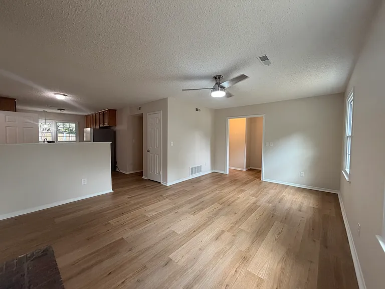 705 Lakecrest Ave — Photo 6