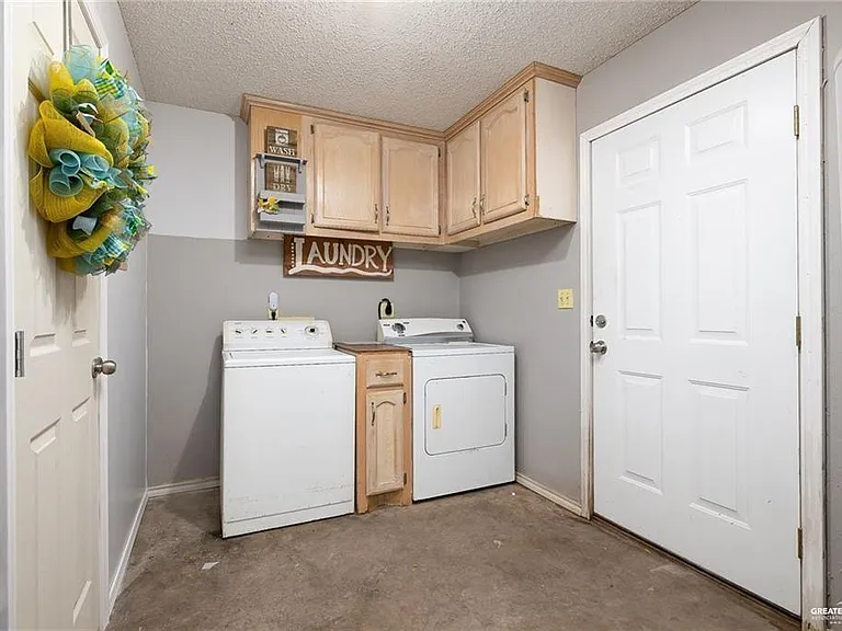 2900 Kilgore Ave — Photo 11