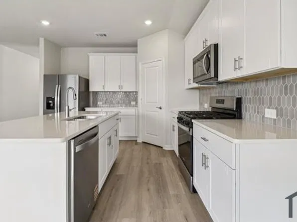 418 Bertney Dr, McKinney, TX 75071