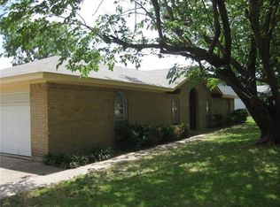 306 Rock Glen St, Desoto, TX 75115