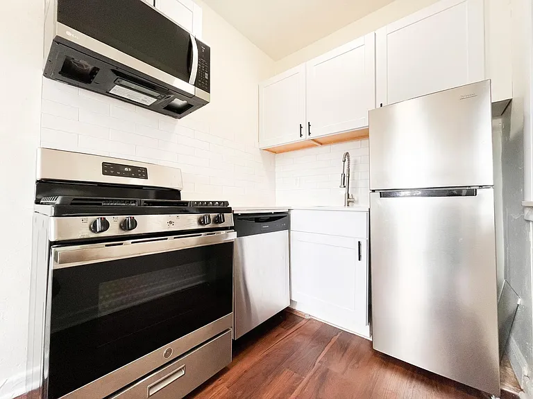 Park Place Apartments — Photo 32
