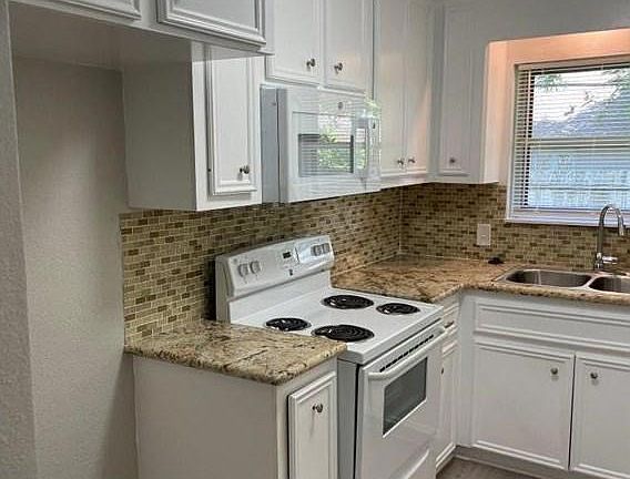 5th image of 2705 27th Ave N #1