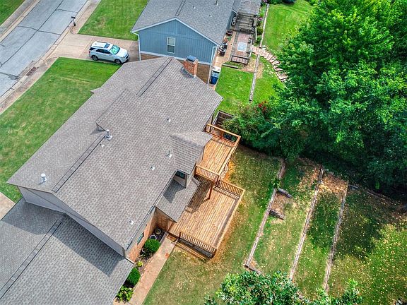 4th image of 2408 Lytal Ln
