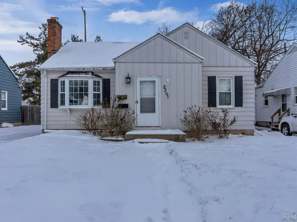 2301 Hills St, Flint, MI 48503