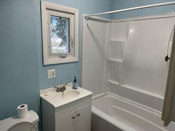 4th image of 271 Greenville Ave #3