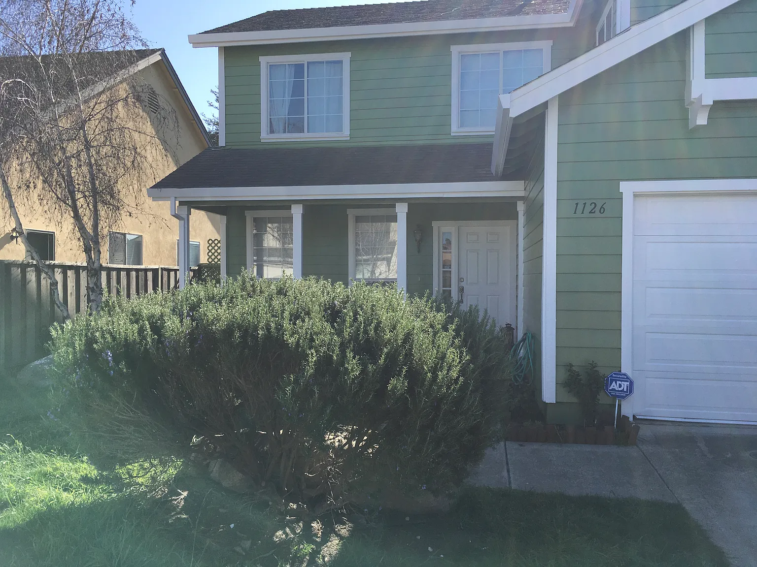 4 bed, 2207 sqft, $4,300 — Photo 2