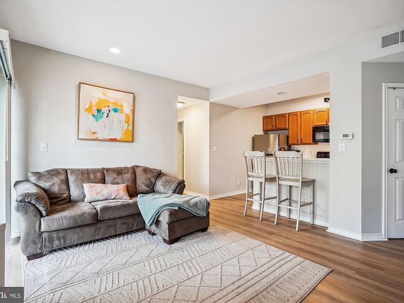 5th image of 12151 Penderview Ln APT 2025