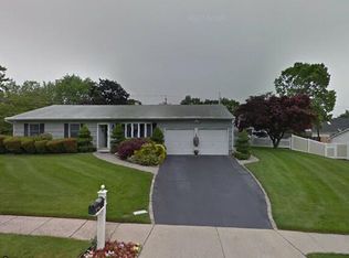 43 Morton St, Port Jefferson Station, NY 11776