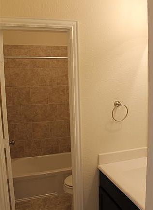 5th image of 6600 Serpentine Dr