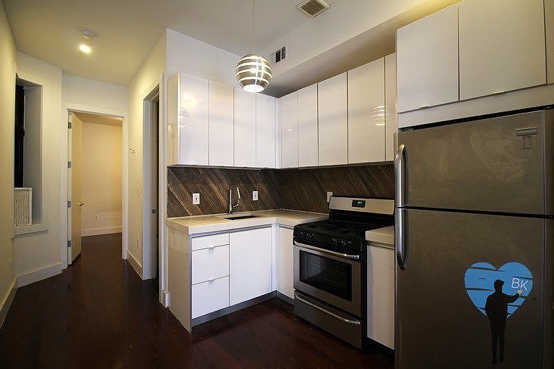 2nd image of 827 Monroe St APT 2