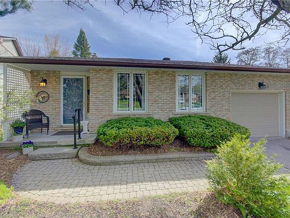 2nd image of 18 Ripley Cres