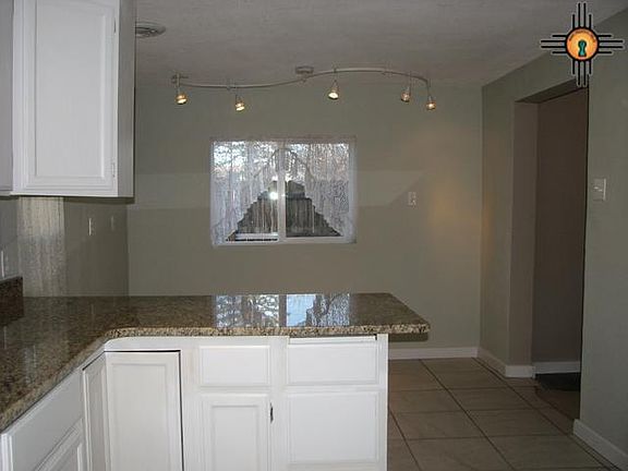 4th image of 1110 N Prince St