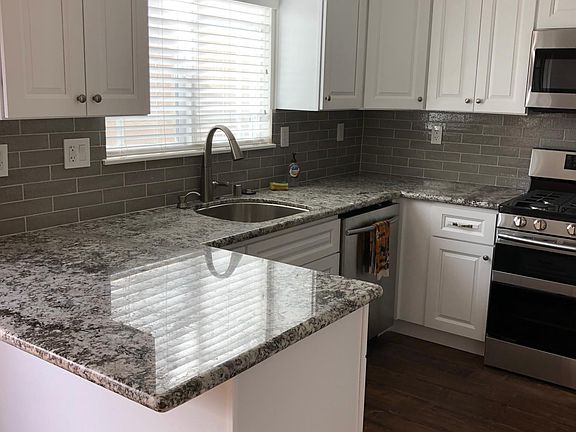 3rd image of 17734 Devonshire St Unit 8