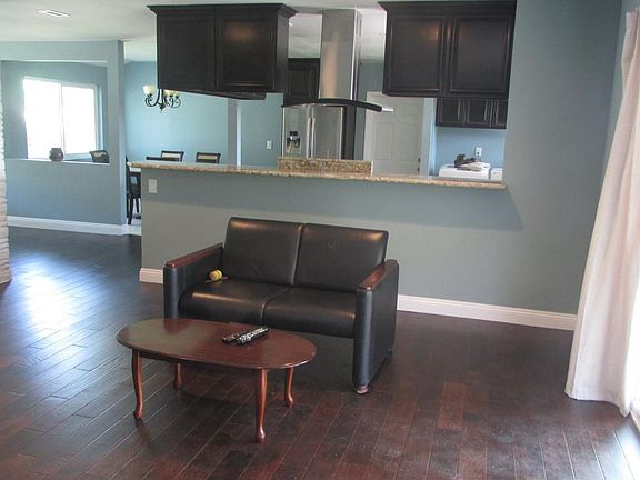 5th image of 807 N Verano Dr