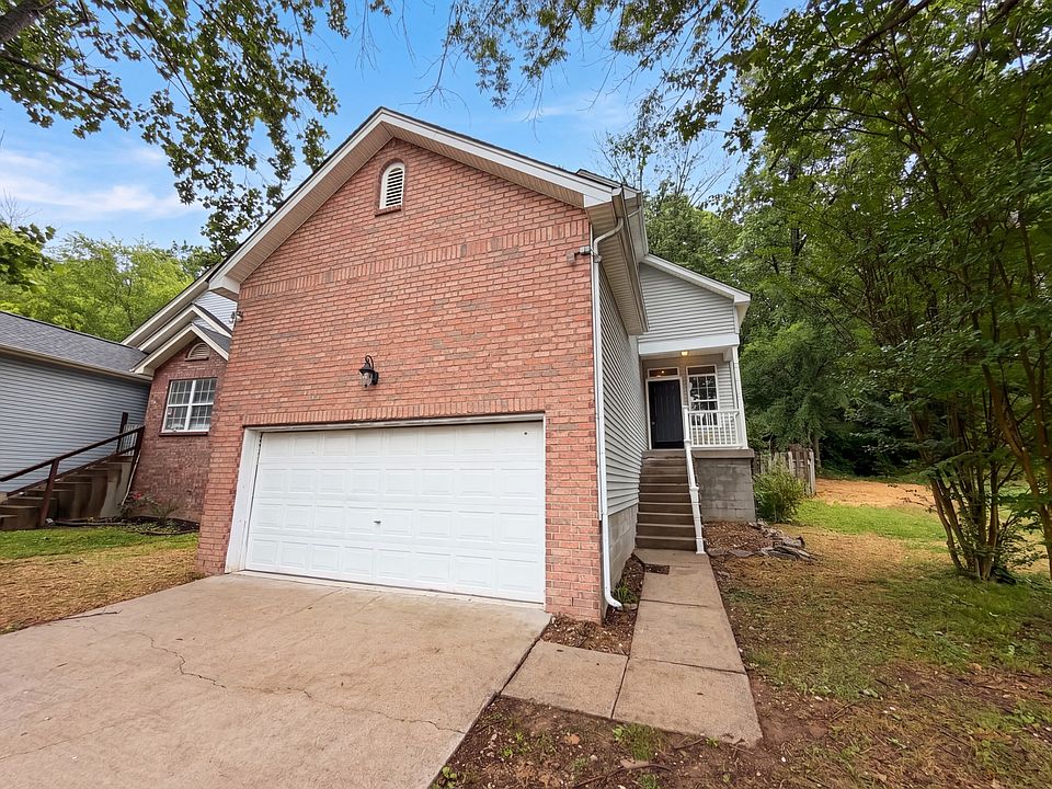 1st image of 4046 Farmingham Woods Dr
