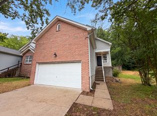 4046 Farmingham Woods Dr, Hermitage, TN 37076