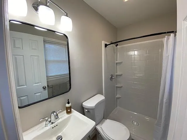 2033 Mango Cir — Photo 16
