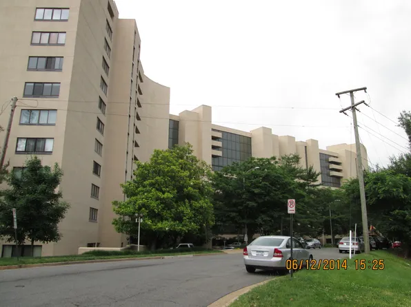 1101 S Arlington Ridge Rd APT 805, Arlington, VA 22202