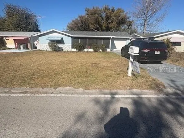 10825 Scenic Dr, Port Richey, FL 34668