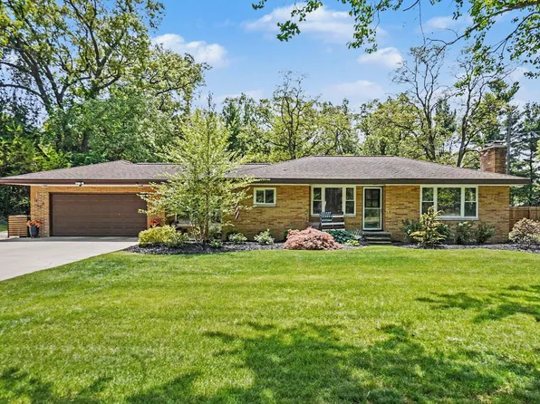 5525 Dowling St, Montague, MI 49437
