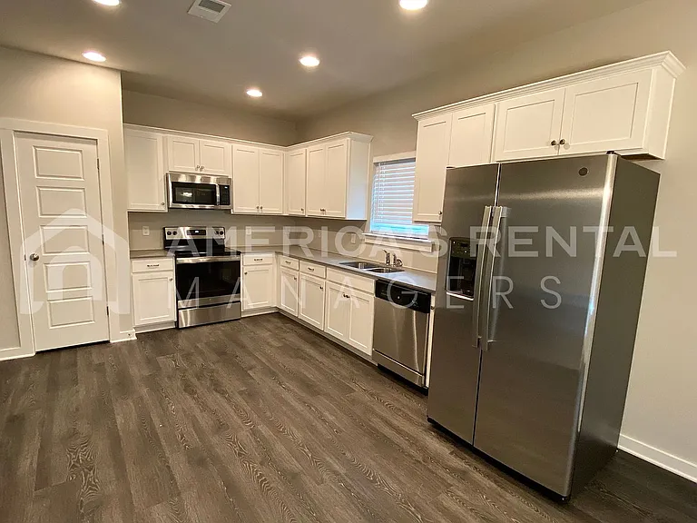 100 Barnett Pl — Photo 5