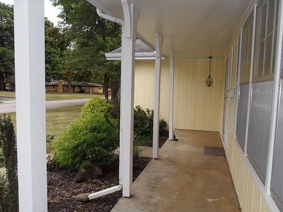 3rd image of 2028 E Shady Glen Dr