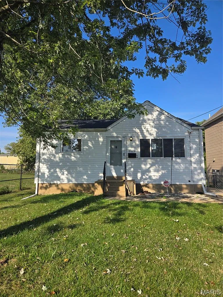 2 bed, 1.0 bath, 756 sqft, $1,450 — Photo 1