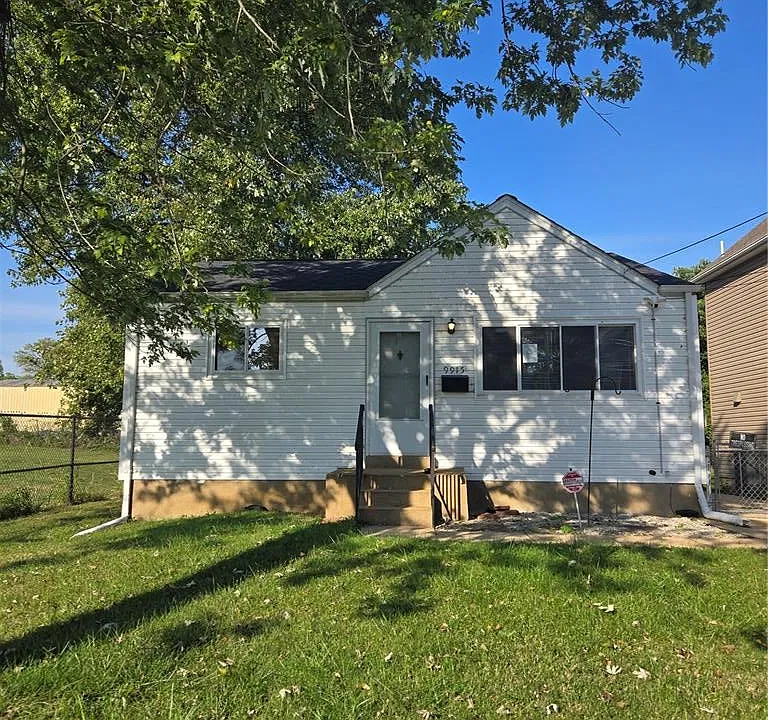 9915 Erie Dr