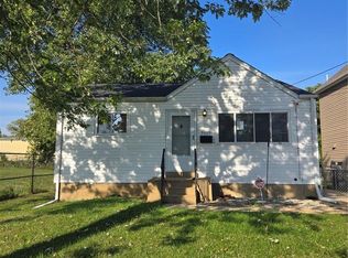 9915 Erie Dr, Saint Louis, MO 63125