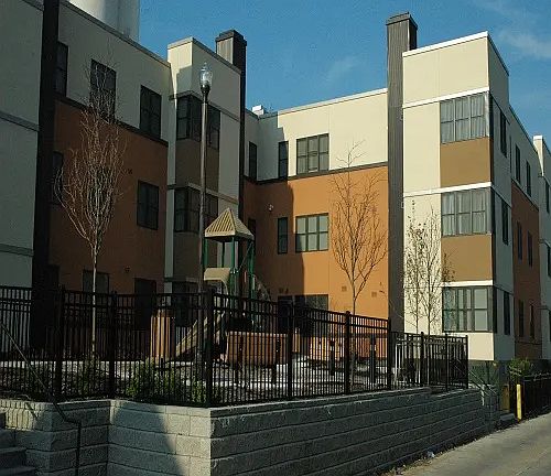 3rd image of 919 12th Ave SE #34