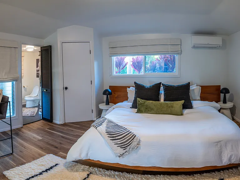 King size bed in the bedroom.