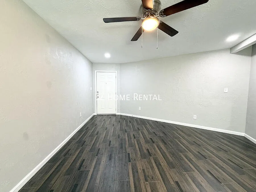 Move-In Special Pay $0 Rent For August! — Photo 4