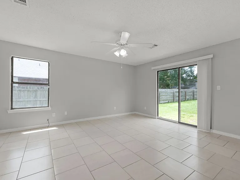 3868 Mariners Dr — Photo 7