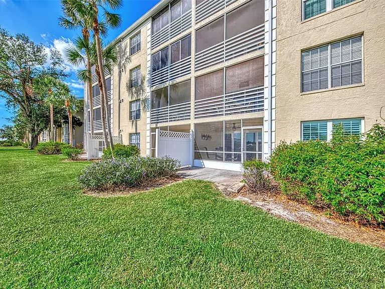 917 Wexford Blvd #917 — Photo 41