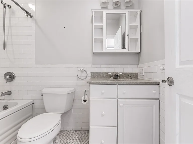 30 Main St #12 — Photo 14