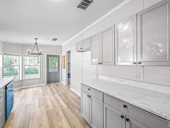 4th image of 2224 El Dorado Ct