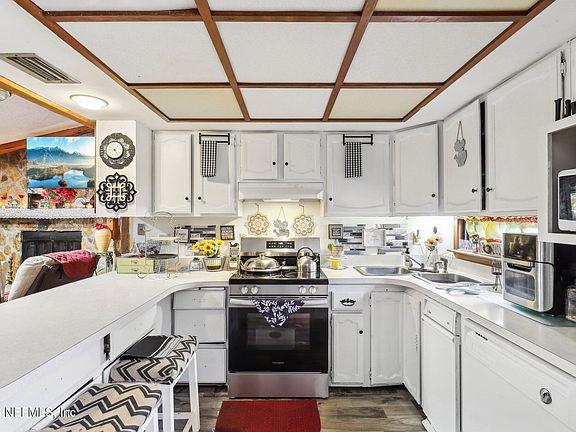 4th image of 2127 DIANA Drive