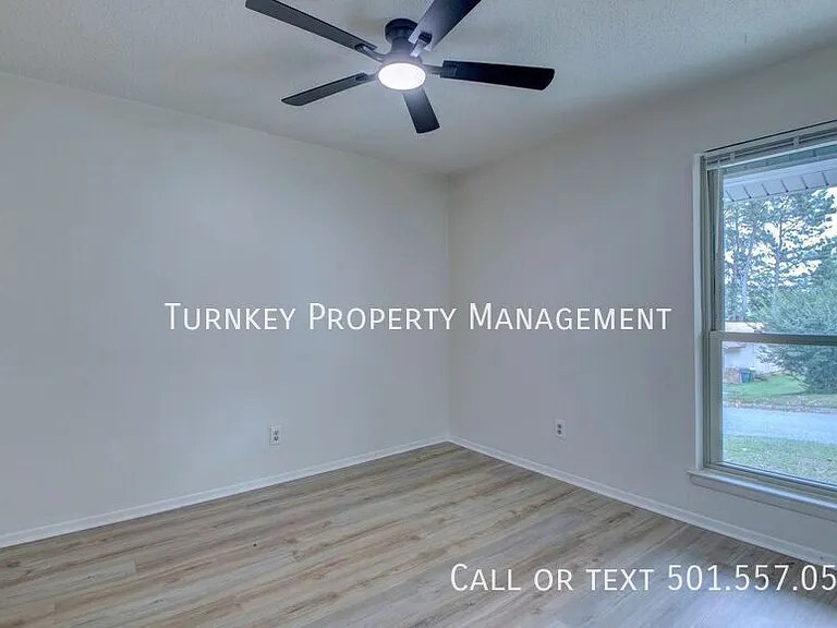 1910 Fair Oaks Dr — Photo 5