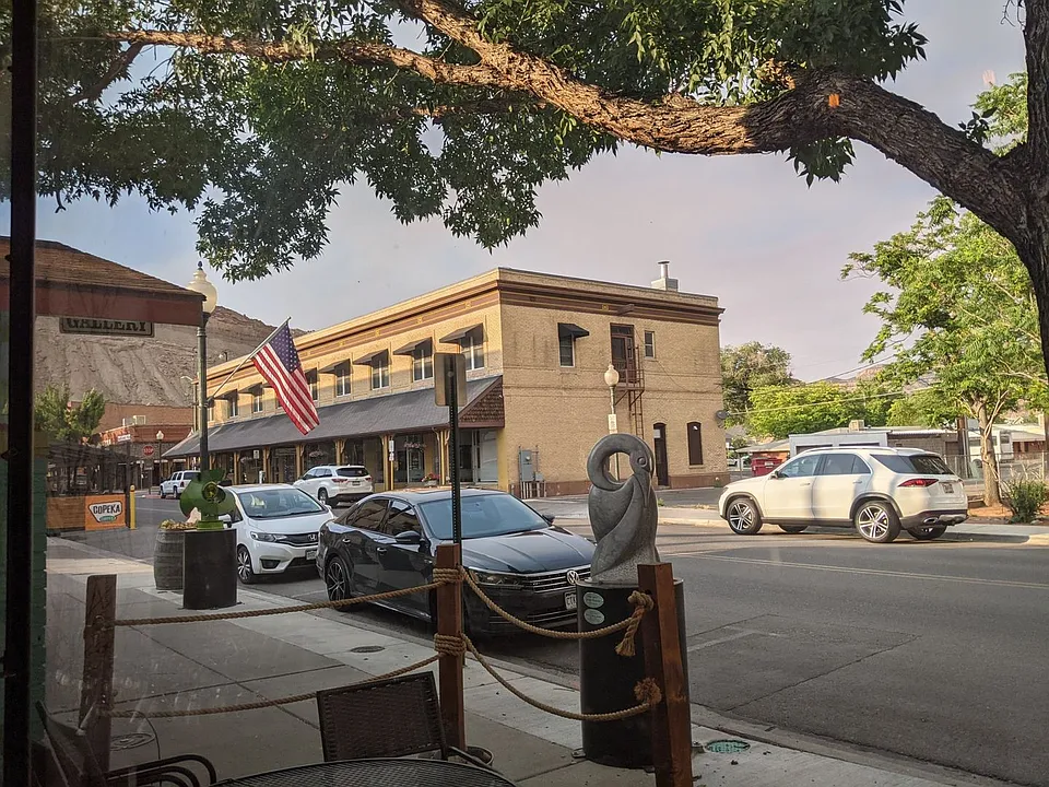 305 Main St