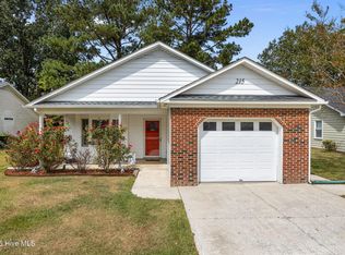 215 Esquire Ct, New Bern, NC 28562