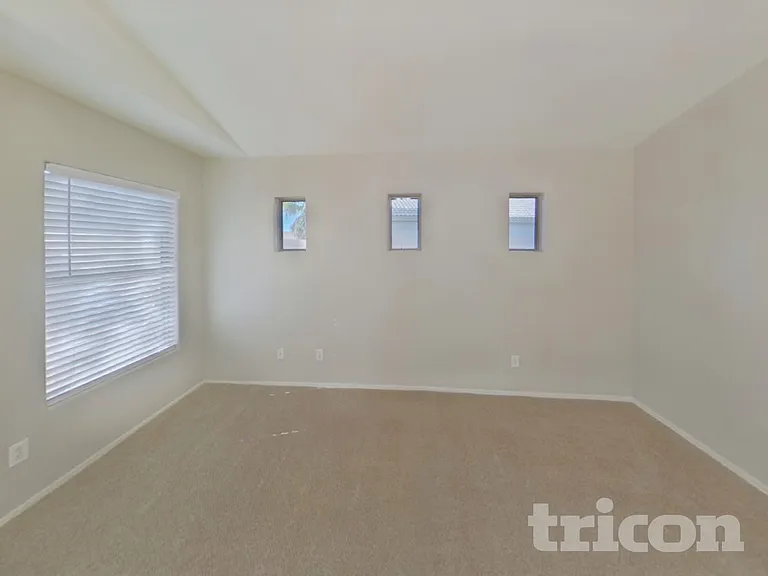 8529 W Hughes Dr — Photo 10