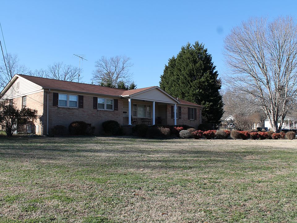2nd image of 100 Oakwood Ave