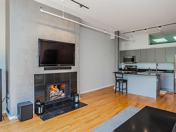 5th image of 1525 S Michigan Ave APT 403