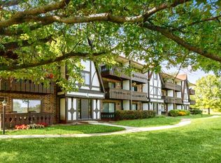 13 Timber Ln APT 6, Vernon Hills, IL 60061