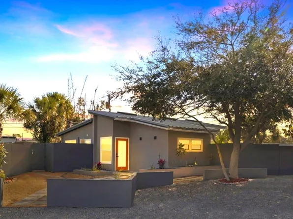 890 65th St S, Saint Petersburg, FL 33707