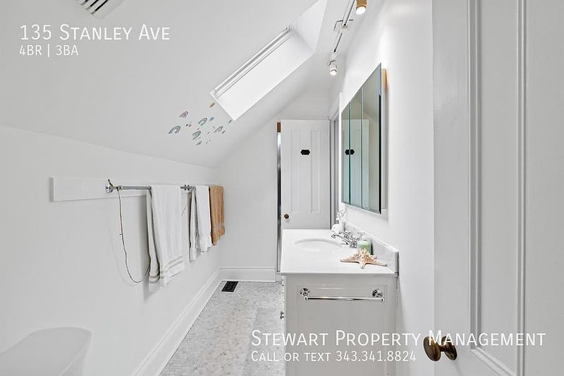 Ottawa House for rent - 4 Bedrooms — photo 14