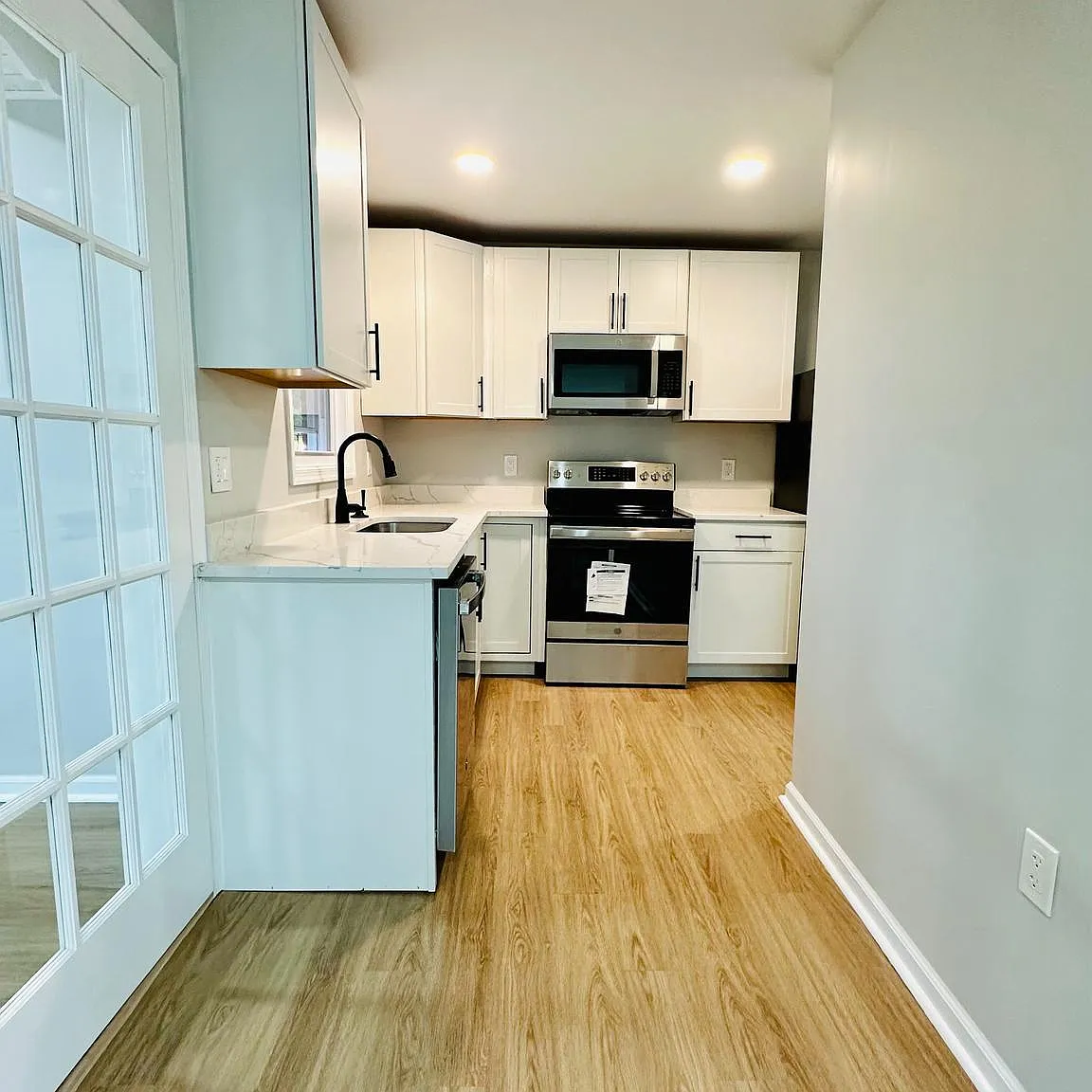 4 bed, 2.5 bath, 2742 sqft, $2,995 — Photo 4