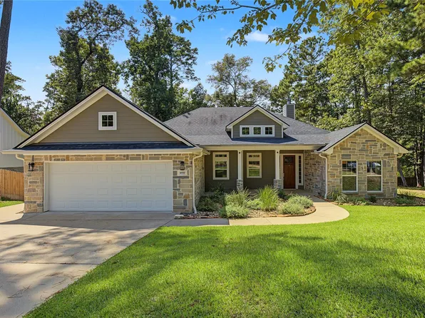 1859 E Lake Dr, Huntsville, TX 77340
