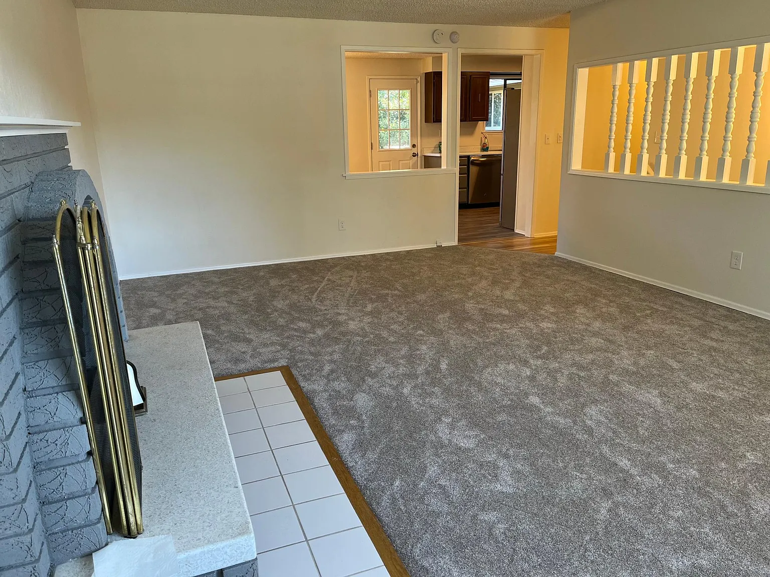 4 bed, 2000 sqft, $3,395 — Photo 4